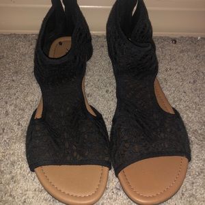 American Eagle sandals